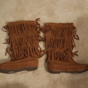 LC Conrad fringe tan boots